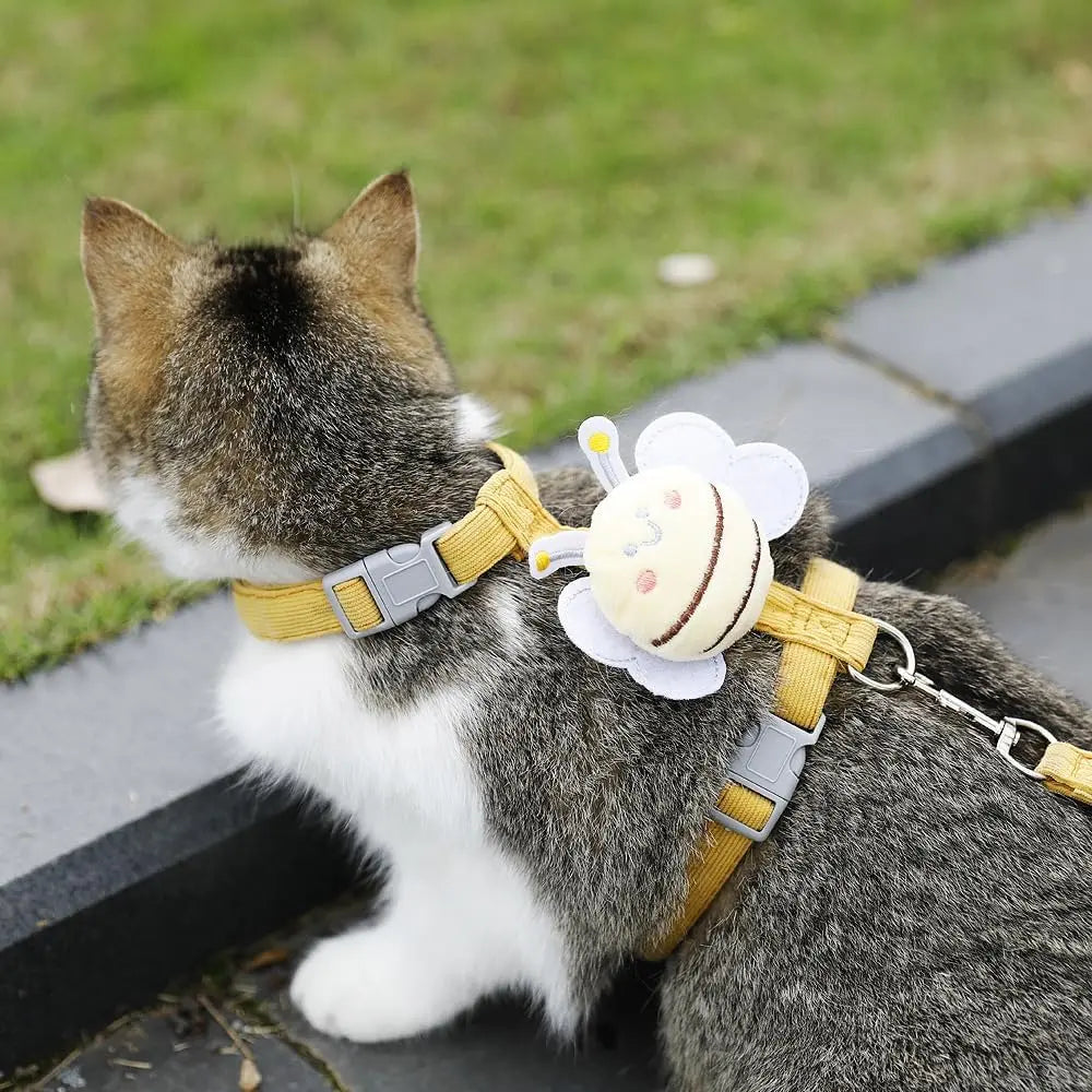 Ihubei Cute Cat Bee Harness & Leash Set - Escape Proof, Adorable, Soft Comfortable, Lightweight Pet Walking Harness- Sturdy Lock Anti-Breaking Not Strangling Stress Free for Safe Walks Collars for Small Medium Large Cats